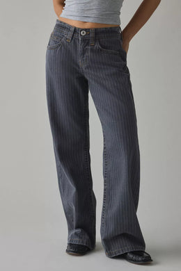 Pantalón Vaquero Recto Rayas – Estilo Casual y Moderno