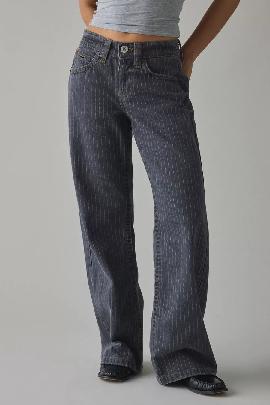 Pantalón Vaquero Recto Rayas – Estilo Casual y Moderno