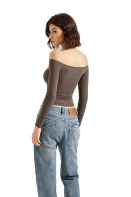 Top Hombros Descubiertos – Elegancia y Estilo Minimalista