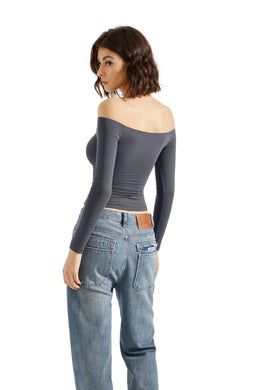 Top Hombros Descubiertos – Elegancia y Estilo Minimalista