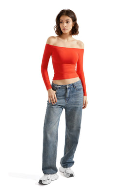 Top Hombros Descubiertos – Elegancia y Estilo Minimalista