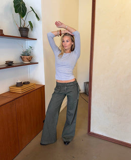 Pantalón Ancho Cintura Baja – Estilo Urbano y Moderno