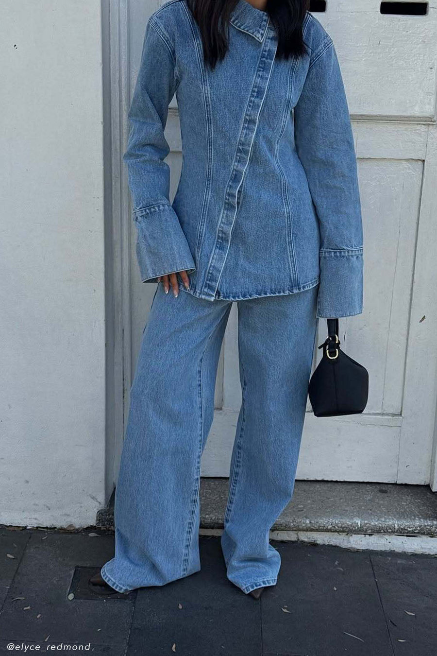 Chaqueta Vaquera Ajustada – Silueta Elegante y Atemporal