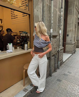 Top Asimétrico de Lunares – Estilo Chic y Femenino