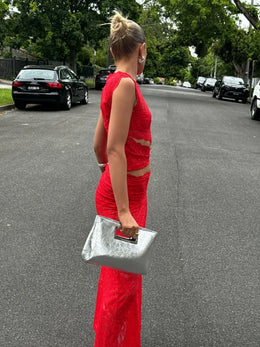 Conjunto Rojo de Encaje – Elegancia que Enamora