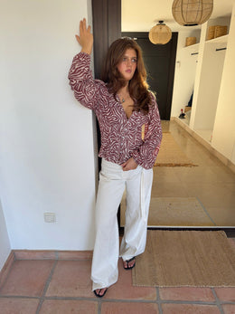 Top Safari Chic – Camiseta Ajustada con Botones